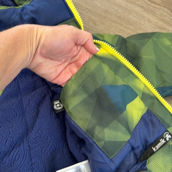 Kamik Boys Insulated Jacket 3T winter snow ski technical hood green yellow blue - Picture 8 of 11